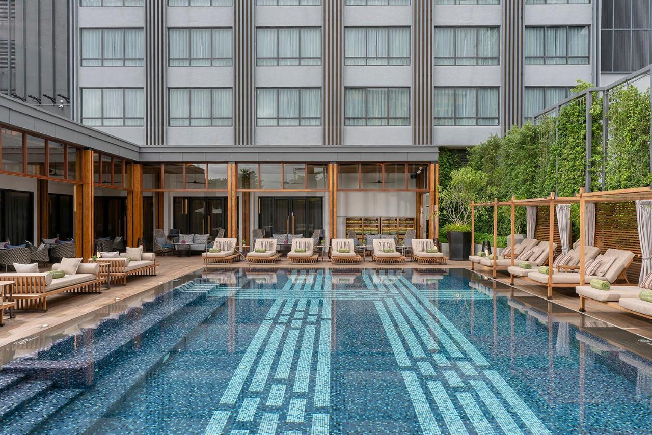 Hotel Melia Chiang Mai Esterno foto The hotel's pool